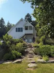Air-Conditioned Ocean Point Oceanfront with Lawn & Beach - Интернет