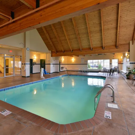 Duluth Inn & Suites Near Spirit Mountain