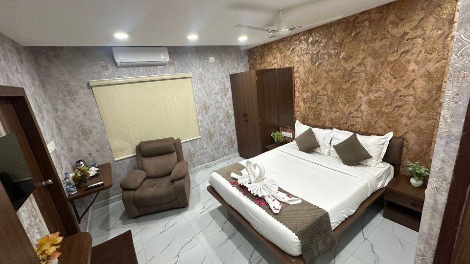 HOTEL APEX INN SHAMSHABAD