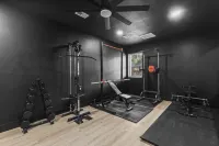 Rare Exclusive Retreat |Private Hot Tub | King Bed - balcony