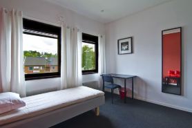 Hotel & Hostel 10