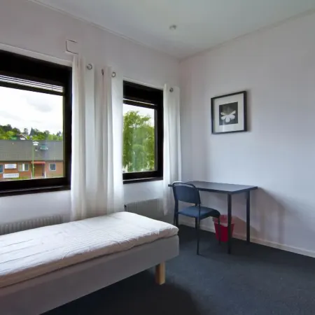 Hotel & Hostel 10