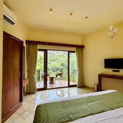 GrandLivet Resort Hotels near Karlad Lake
