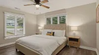 Poolside Paradise by Avantstay Waterfront Home + Pool + Spa Dock + Game Room Near Hiking - balcony