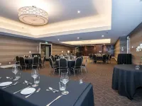 Sandman Signature Calgary Downtown Hotel Hotels near Devonian Gardens