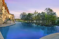 Hilton Grand Vacations Club Paradise Point Hollister - С бассейном