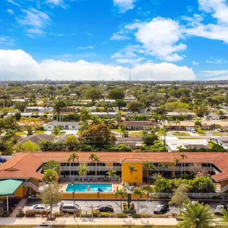 Quality Inn & Suites Airport - Cruise Port Hollywood