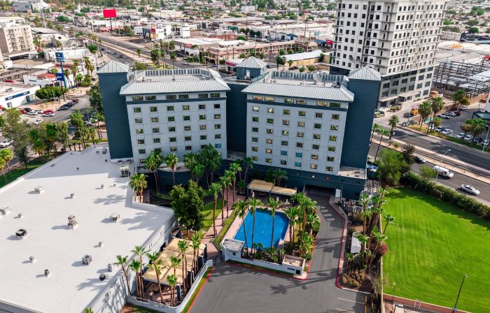 ホリデイ イン メキシカリ セントロ シビコ バイ IHG