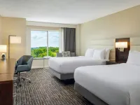 DoubleTree by Hilton Greensboro Hotels near Fainting Goat Spirits