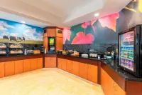 Fairfield Inn & Suites Stevens Point - breakfast