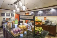 希爾頓歡朋套房飯店-辛辛那提聯合中心 - 停車場