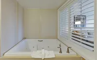 Hampton Inn Myrtle Beach Broadway at the Beach - Hot Tub