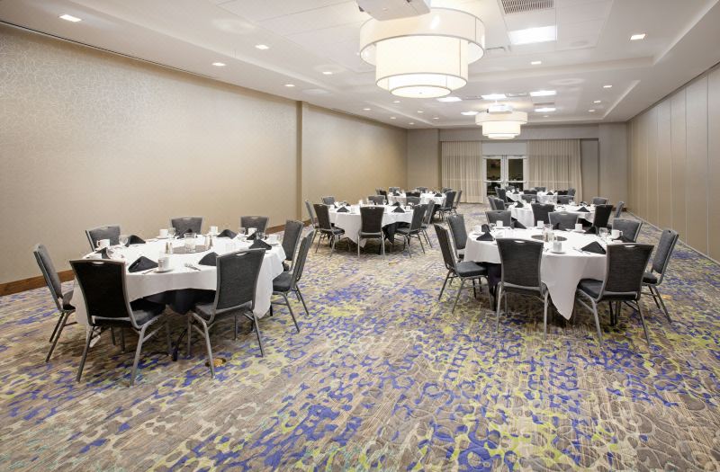 Hilton Garden Inn Omaha Aksarben Village photo 5