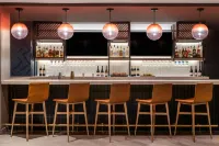 แอทเวลล์สวีทส์ ไมอามี บริคเคลล์ บาย IHG - ที่มีบาร์
