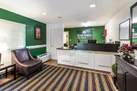 HomeTowne Studios by Red Roof Atlanta – Lawrenceville - Moteles
