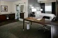 Hampton Inn & Suites Richmond-Downtown - bar