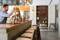 Four Points by Sheraton Sesimbra - بار