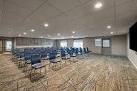 Holiday Inn Express & Suites PASO ROBLES by IHG - parking
