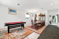 Near Madeira Beach - Sleeps 10 Games Fire Pit - 3-Star