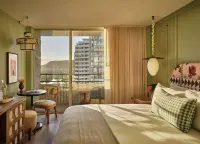 Wayfinder Waikiki - Mountain view