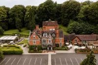 The Coed-Y-Mwstwr Hotel - parking