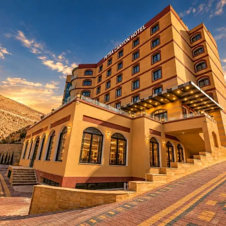 PETRA CANYON HOTEL