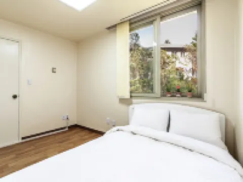 HK Resort Hotels near Sinheungsa Temple