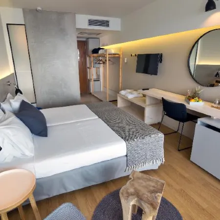 Blue Sky City Beach Hotel Отели рядом с достопримечательностью «Пляж Родоса»