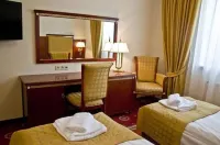 Hotel Holiday Park Hotels near Bialoleka