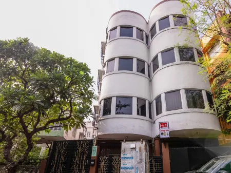 The Kei Inn & Suites Hotel near Salt Lake Отели рядом с достопримечательностью «NIH Flower Garden»