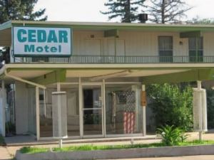 Cedar Motel