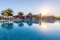 Saya Grand Club & Spa Resort by Treat - piscina