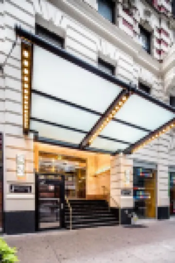 Radio City Apartments Hotel in zona The Paley Center for Media