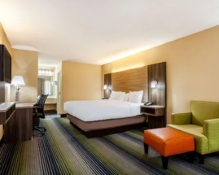 Baymont by Wyndham McDonough Hotels in McDonough