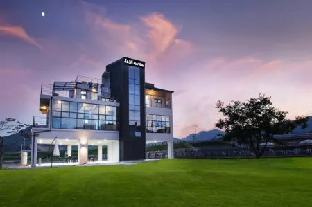 Mungyeong J and M Pension Отели рядом с достопримечательностью «Ssangyong Valley»