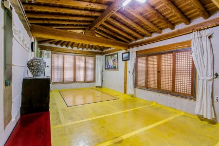 Byeokdosan Hwangtobonga Pension Отели рядом со станцией Сингёнджу