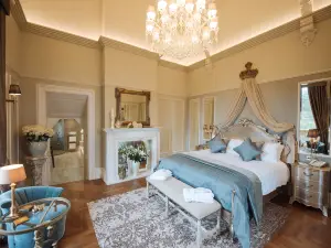 Cornhill Castle