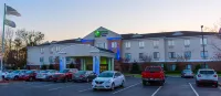 Holiday Inn Express & Suites KINSTON by IHG - parking