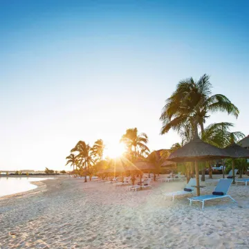 Modern Apartment with Common Pool Near Sandy Beach