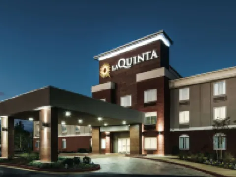 La Quinta Inn & Suites by Wyndham Milledgeville Hotels in Baldwin County