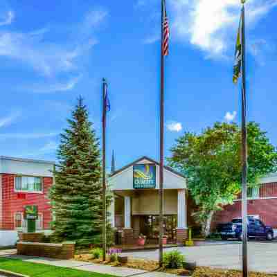 Quality Inn & Suites Downtown Hotel Exterior