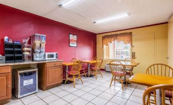 Econo Lodge Charlotte Airport Area