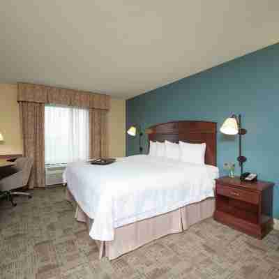 Hampton Inn & Suites Bloomington-Normal Rooms