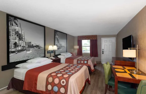 佈雷登頓-薩拉索塔地區速8酒店