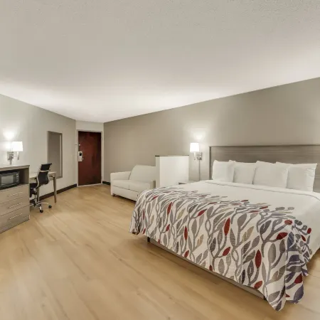 Red Roof Inn & Suites Newport -Middletown, RI