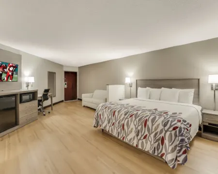 Red Roof Inn & Suites Newport -Middletown, RI Hotels in Middletown