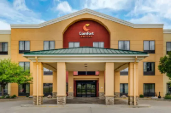 Comfort Suites Near Route 66