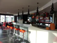 โลจิส โฮเทล ร้านอาหาร เล ฟรุตีเย - ที่มีบาร์