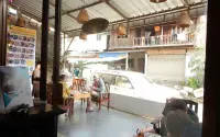 Vang Vieng Camellia Hotel