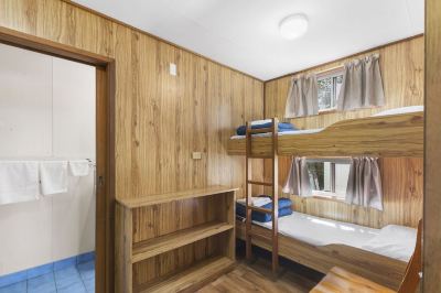 One-Bedroom Cabin with Ensuite